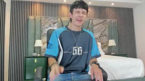 Michael online show from October 2025 02:34:01 PM