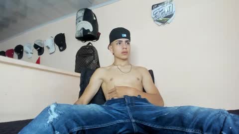 Snapshot of michael_boy88_ chatting on January 2025 08:26:01 PM Michael Boy online show from January 2025 08:26:01 PM