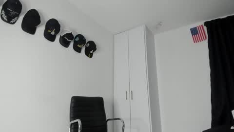 Snapshot of michael_boy88_ chatting on February 2025 06:10:02 AM Michael Boy online show from February 2025 06:10:02 AM