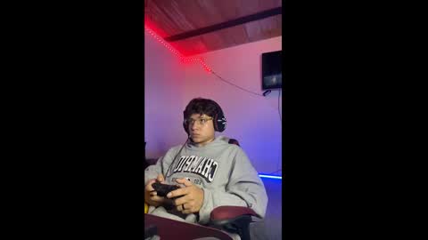 michael independent model  online show from February 2025 10:54:01 PM