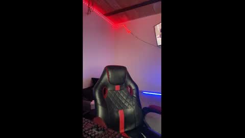 michael independent model  online show from February 2025 09:59:01 PM