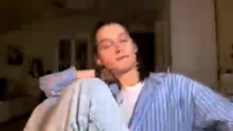 Emily online show from November 2025 02:39:02 PM