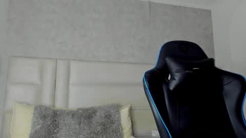 Michael online show from October 2025 03:03:02 AM