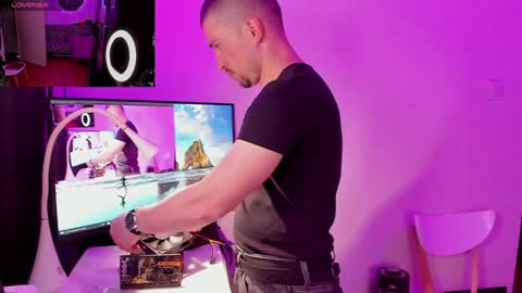 Michael online show from December 2024 04:34:01 PM