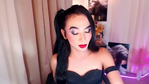 michaelagoddess online show from December 2025 04:47:02 PM