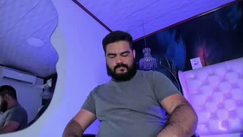 Snapshot of michaelbear_ chatting on February 2025 12:22:02 PM Michael online show from February 2025 12:22:02 PM