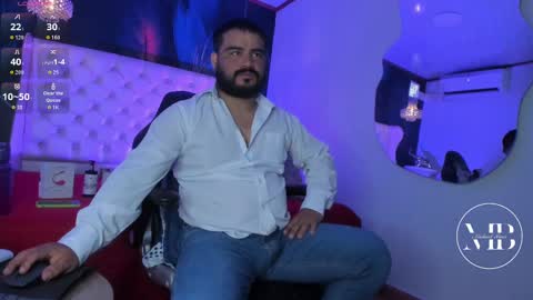 Snapshot of michaelbear_ chatting on October 2025 01:40:02 PM Michael online show from October 2025 01:40:02 PM