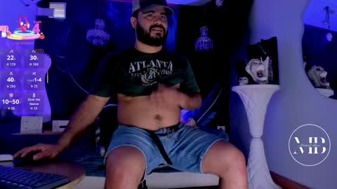 Snapshot of michaelbear_ chatting on October 2025 03:25:01 PM Michael online show from October 2025 03:25:01 PM