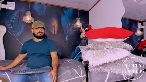 Snapshot of michaelbear_ chatting on February 2026 12:06:02 PM Michael online show from February 2026 12:06:02 PM