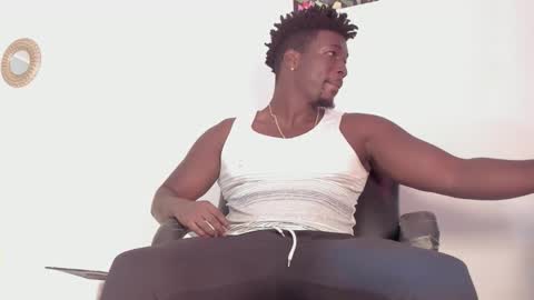 Michaell online show from September 2025 07:59:01 PM