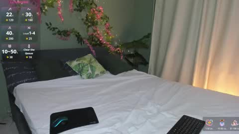 michele_mack online show from December 2025 03:04:01 AM