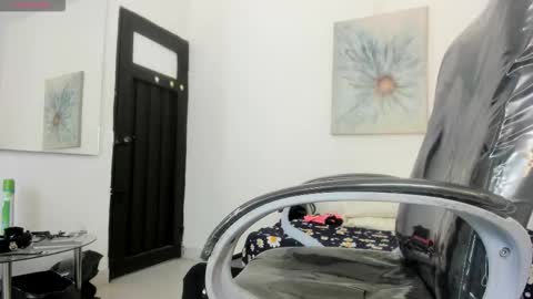 michell_dss online show from November 2025 06:35:02 PM