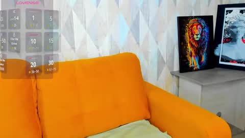 Snapshot of michelle_blond chatting on February 2025 07:40:01 AM michelle_blond online show from February 2025 07:40:01 AM