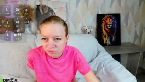 Snapshot of michelle_blond chatting on September 2025 06:58:02 AM michelle_blond online show from September 2025 06:58:02 AM