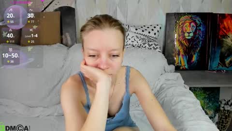 Snapshot of michelle_blond chatting on October 2025 07:52:02 AM michelle_blond online show from October 2025 07:52:02 AM