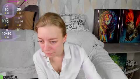 Snapshot of michelle_blond chatting on October 2025 08:26:01 AM michelle_blond online show from October 2025 08:26:01 AM