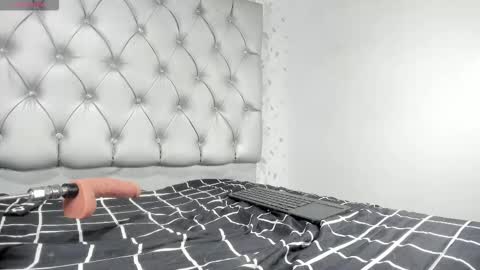 Snapshot of michelle_perla chatting on October 2025 07:49:02 PM michelle perla online show from October 2025 07:49:02 PM