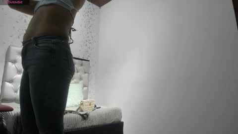 Snapshot of michelle_perla chatting on October 2025 06:48:01 PM michelle perla online show from October 2025 06:48:01 PM