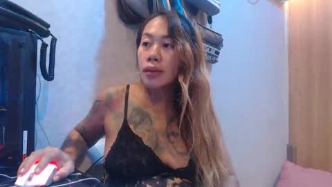 michelle_ux online show from October 2025 05:38:01 AM