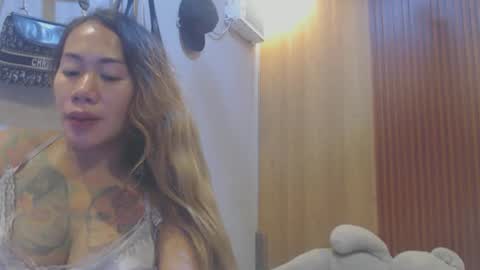 michelle_ux online show from November 2025 02:40:02 PM