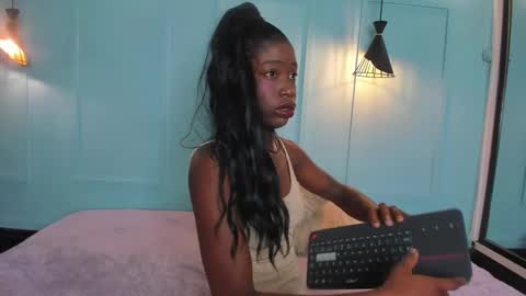 michellepose online show from November 2025 12:08:02 PM