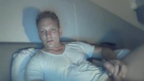 Snapshot of mickkxl chatting on June 2026 08:04:01 PM mickkxl online show from June 2026 08:04:01 PM