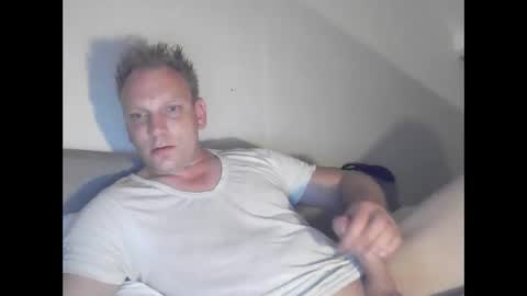 Snapshot of mickkxl chatting on June 2026 08:58:01 PM mickkxl online show from June 2026 08:58:01 PM