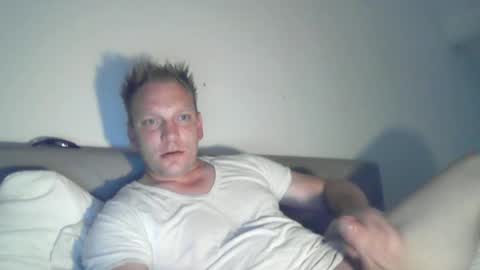 Snapshot of mickkxl chatting on July 2026 10:56:02 AM mickkxl online show from July 2026 10:56:02 AM
