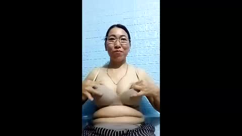 Miky online show from May 2026 10:04:02 PM