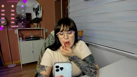 Snapshot of midnighthearts chatting on April 2026 12:26:02 AM Luna online show from April 2026 12:26:02 AM