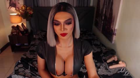 Snapshot of midnightscentxx chatting on January 2025 09:01:01 AM KATE online show from January 2025 09:01:01 AM