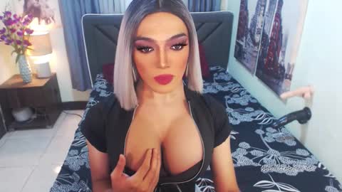 Snapshot of midnightscentxx chatting on September 2025 06:35:01 AM KATE online show from September 2025 06:35:01 AM