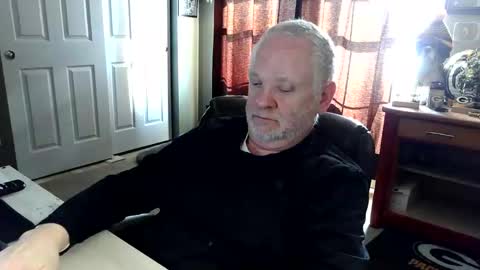 midwestdad09 online show from December 2025 07:43:01 PM