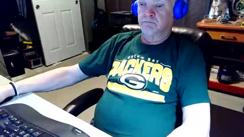 midwestdad09 online show from April 2026 01:19:01 PM