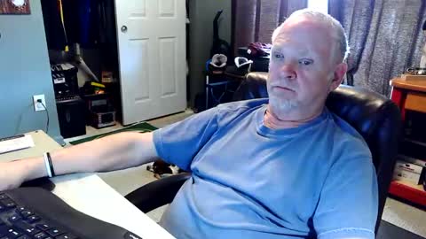 midwestdad09 online show from April 2026 07:58:02 PM