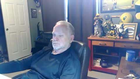 Snapshot of midwestdad09 chatting on May 2026 04:48:02 PM midwestdad09 online show from May 2026 04:48:02 PM