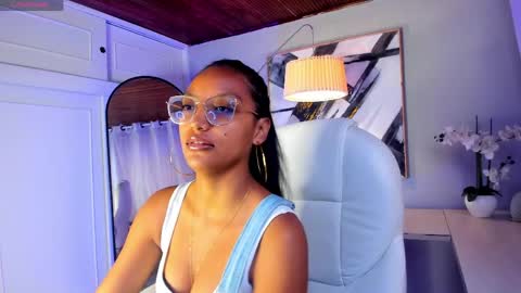 Snapshot of miel_ambar chatting on April 2026 01:03:02 PM miel_ambar online show from April 2026 01:03:02 PM
