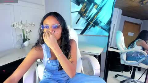 Snapshot of miel_ambar chatting on April 2026 03:39:01 PM miel_ambar online show from April 2026 03:39:01 PM