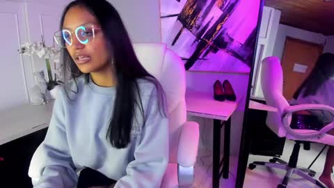 Snapshot of miel_ambar chatting on April 2026 01:04:01 PM miel_ambar online show from April 2026 01:04:01 PM
