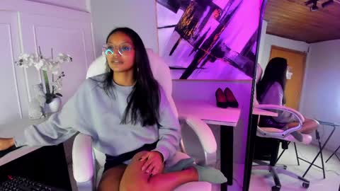 Snapshot of miel_ambar chatting on April 2026 05:30:01 PM miel_ambar online show from April 2026 05:30:01 PM