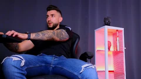 MightyAaron online show from February 2025 03:45:02 PM