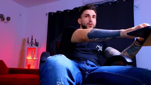 MightyAaron online show from September 2025 03:56:02 PM