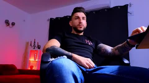 MightyAaron online show from September 2025 02:00:02 AM