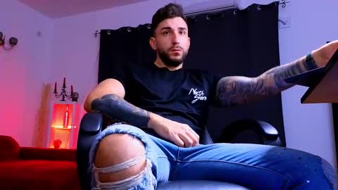 MightyAaron online show from October 2025 03:51:02 AM