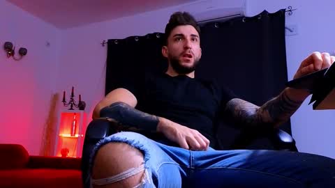 MightyAaron online show from November 2025 04:14:02 AM