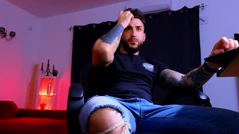 MightyAaron online show from November 2025 03:28:02 AM