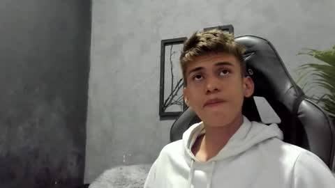 Miguel Hernandez online show from December 2024 12:11:02 PM