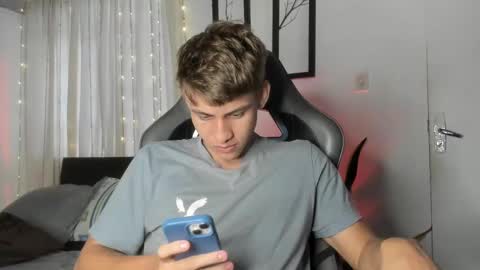 Miguel Hernandez online show from February 2025 06:32:02 PM