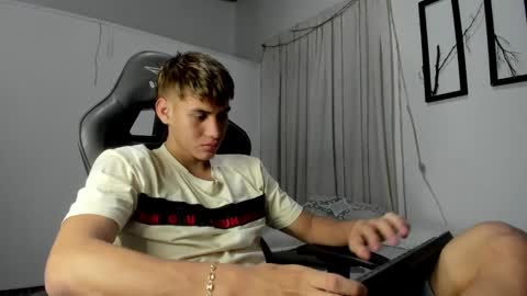 Miguel Hernandez online show from March 2025 10:24:01 PM