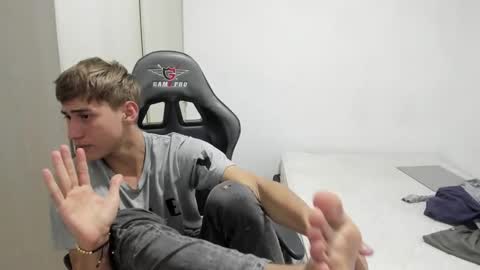 Miguel Hernandez online show from December 2025 01:46:02 AM